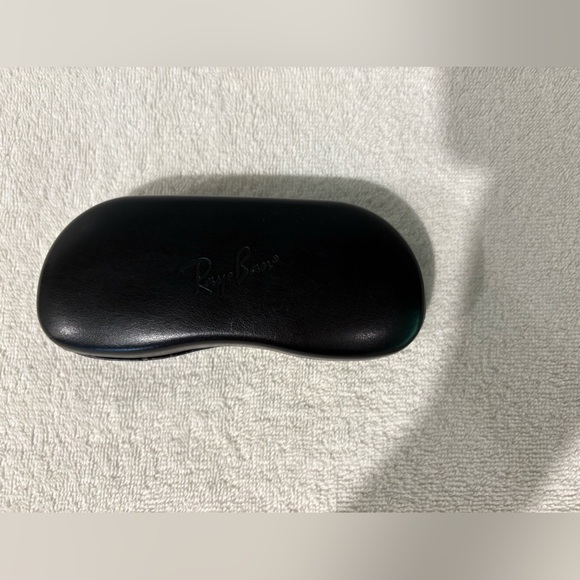 Authentic Ray-Ban Black Clamshell Sunglasses Case Unisex - Picture 2 of 10
